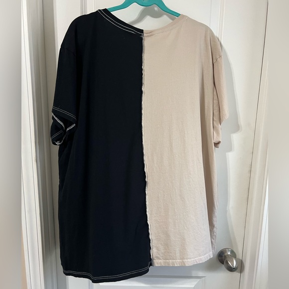 Torrid split tshirt - Picture 4 of 4